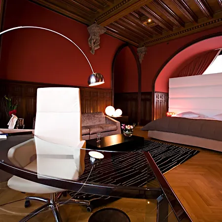 德奥奇城堡酒店 酒店 4*