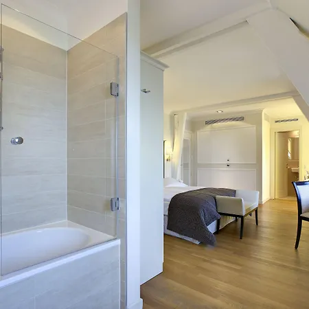 德奥奇城堡酒店 4*